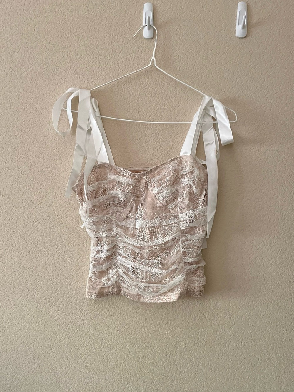 NWOT Ribbon Tie-Shoulder Lace Ruffle Cami Corset/Bustier in White and Nude